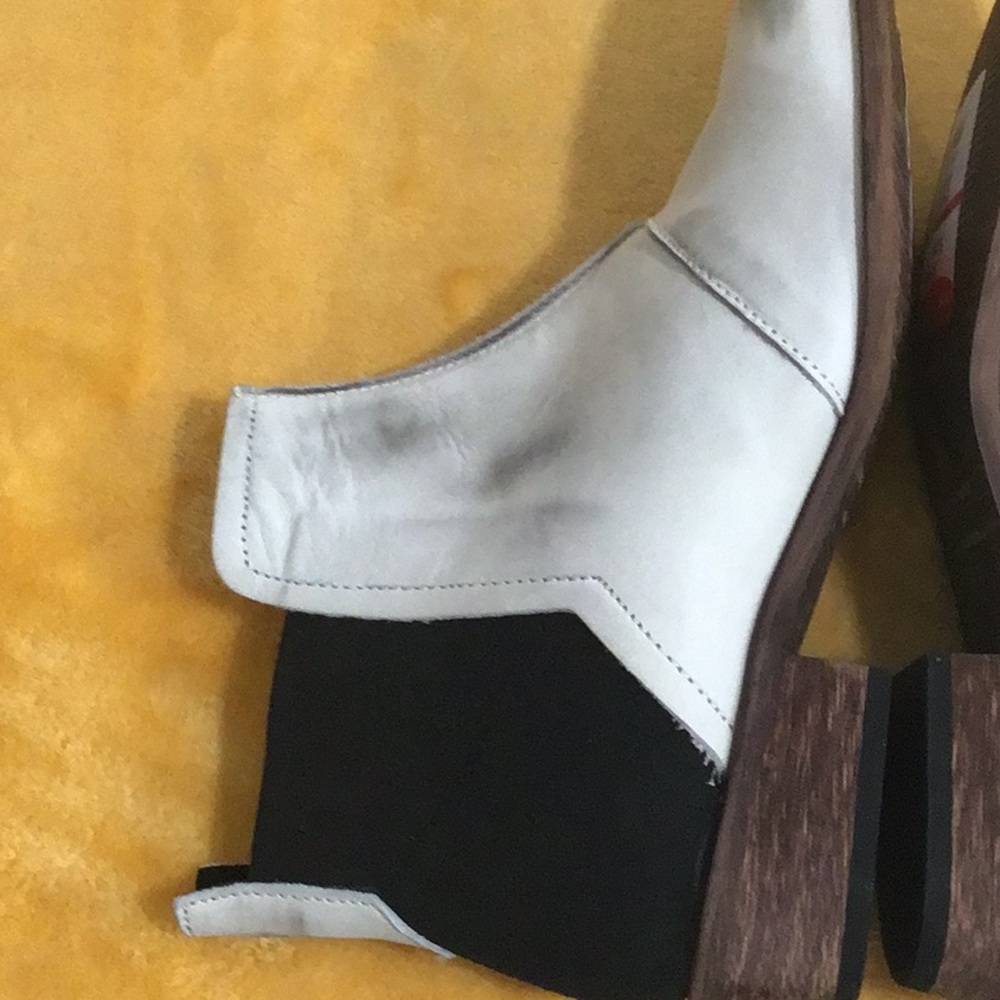 🆕 FREE PEOPLE Distressed Leather White Ankle Boots 1.75” Heel - Picture 8 of 11